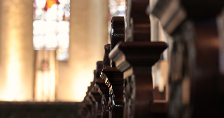pews